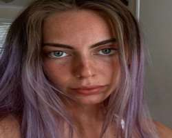 The star often changes the color of her hair.